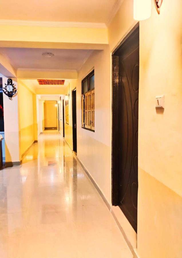 Sainik Guest House 500Mtr From Medanta Hospital 러크나우 외부 사진
