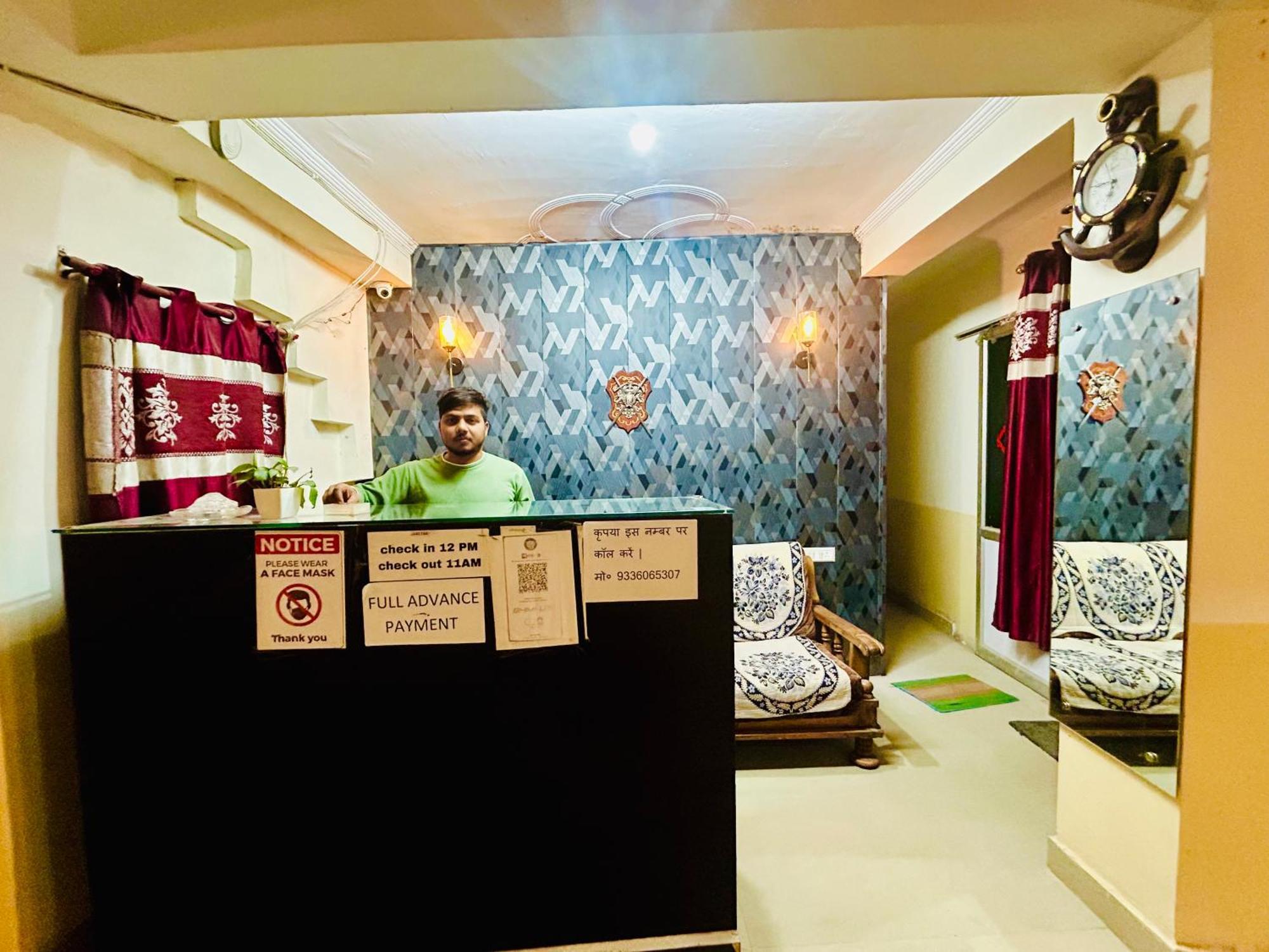 Sainik Guest House 500Mtr From Medanta Hospital 러크나우 외부 사진