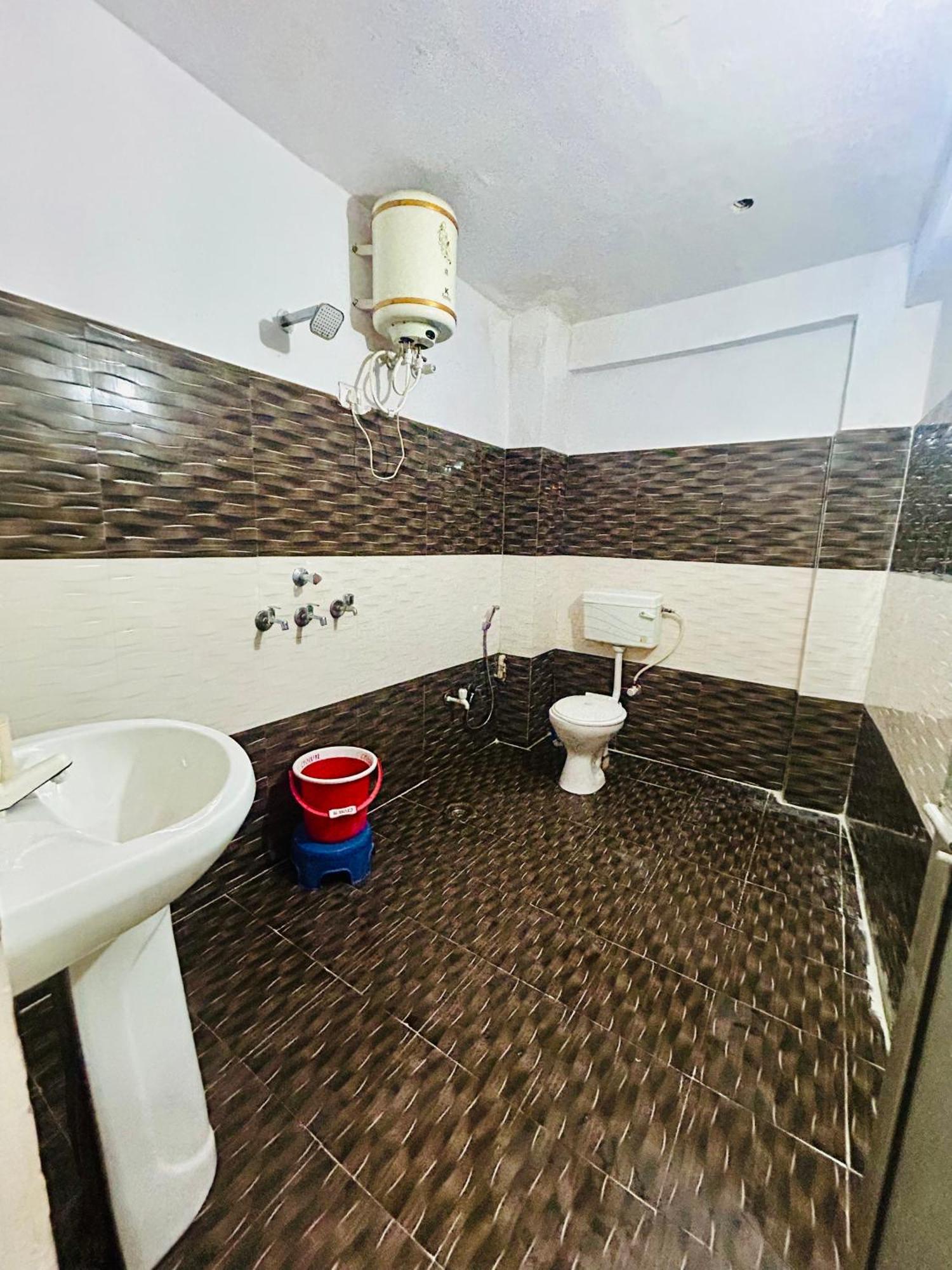 Sainik Guest House 500Mtr From Medanta Hospital 러크나우 외부 사진