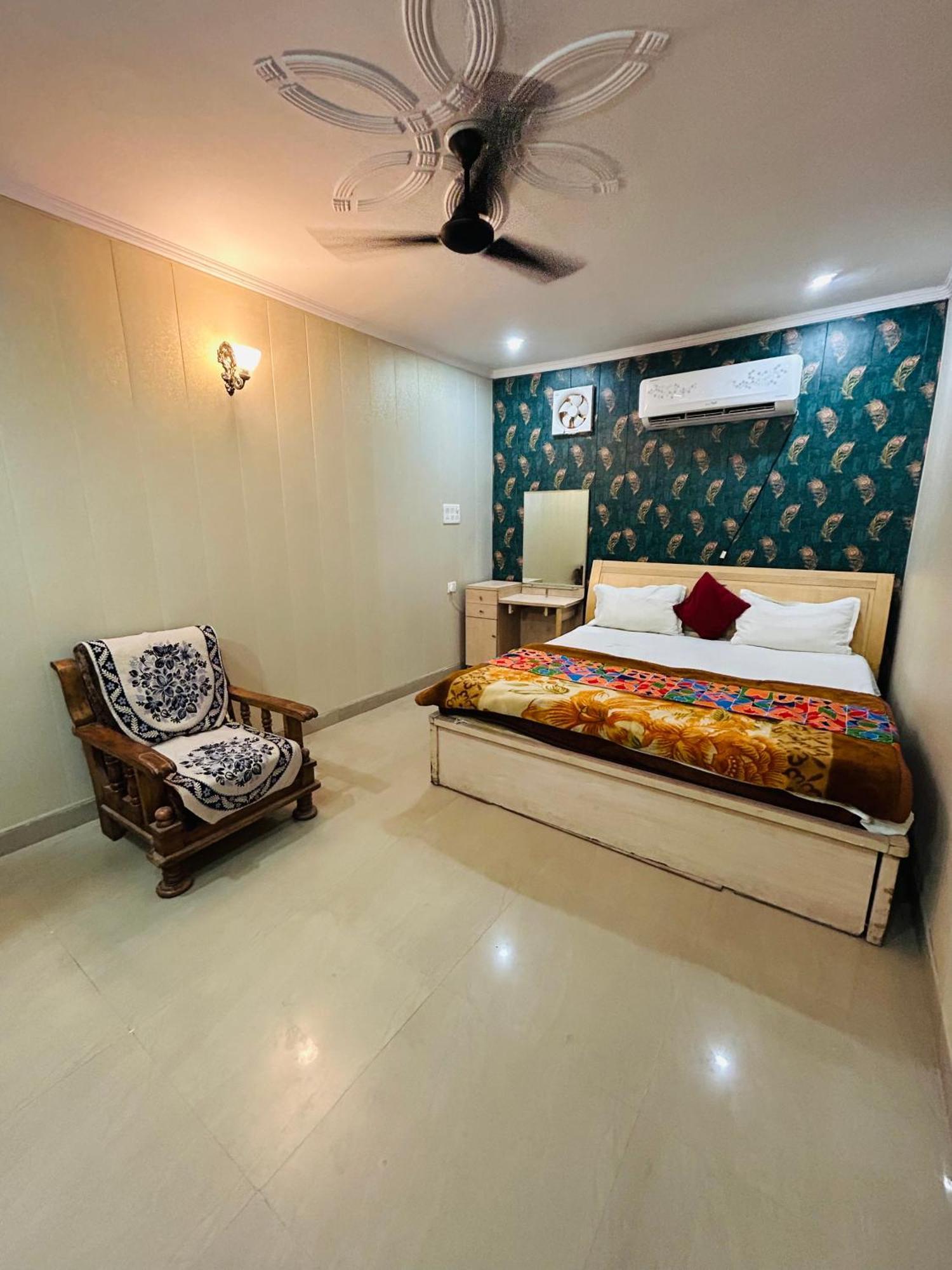 Sainik Guest House 500Mtr From Medanta Hospital 러크나우 외부 사진